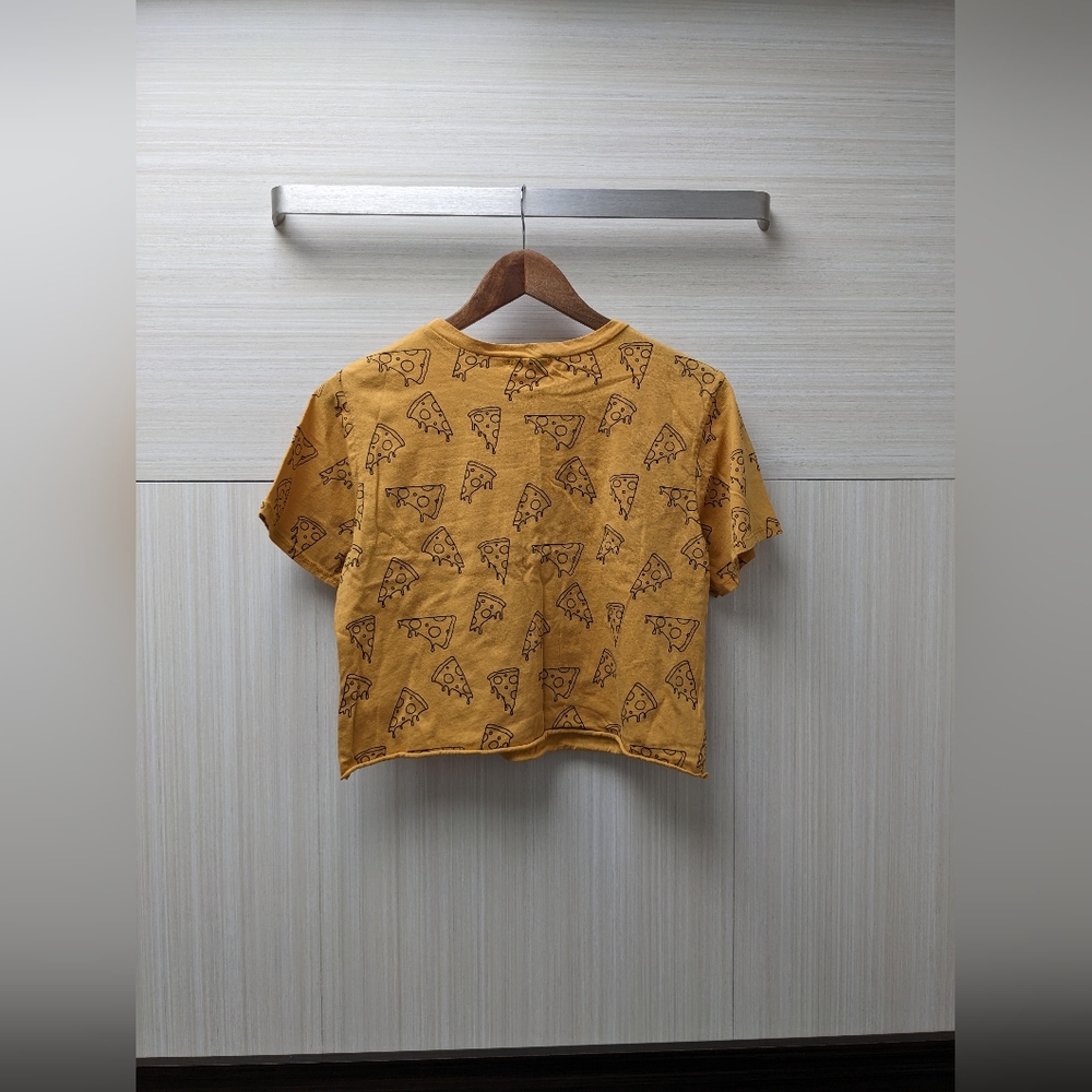 Pizza ๐ Crop top - Picture 2 of 2